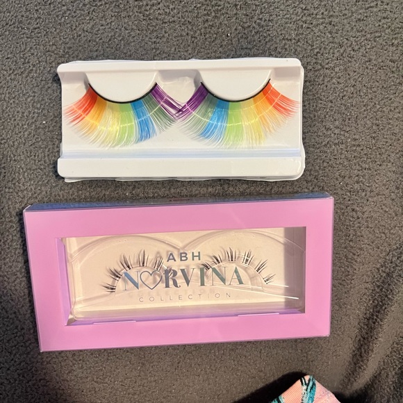 False lashes - Picture 2 of 2